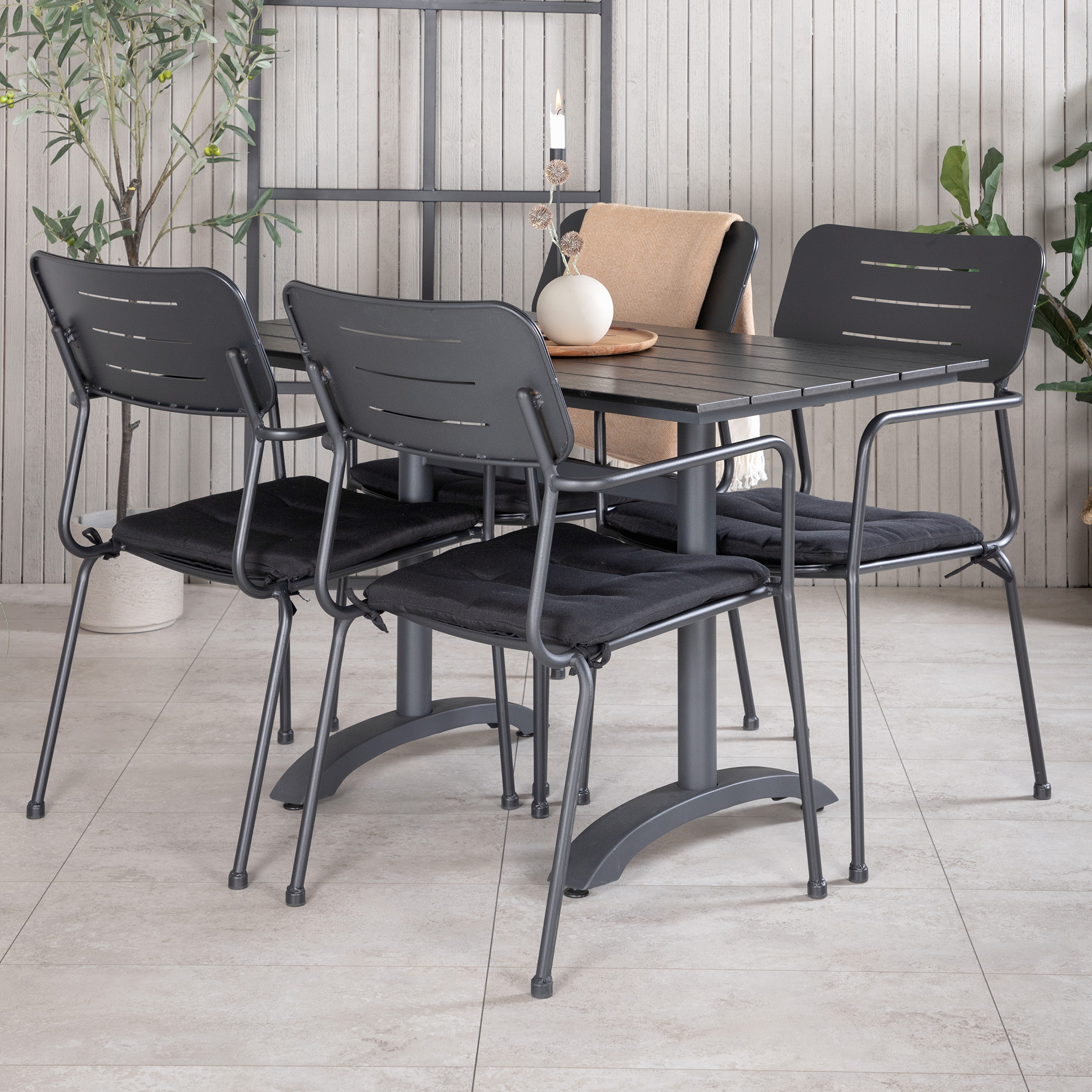 Matgrupp Venture Home Denver med 4 Nicke Stolar