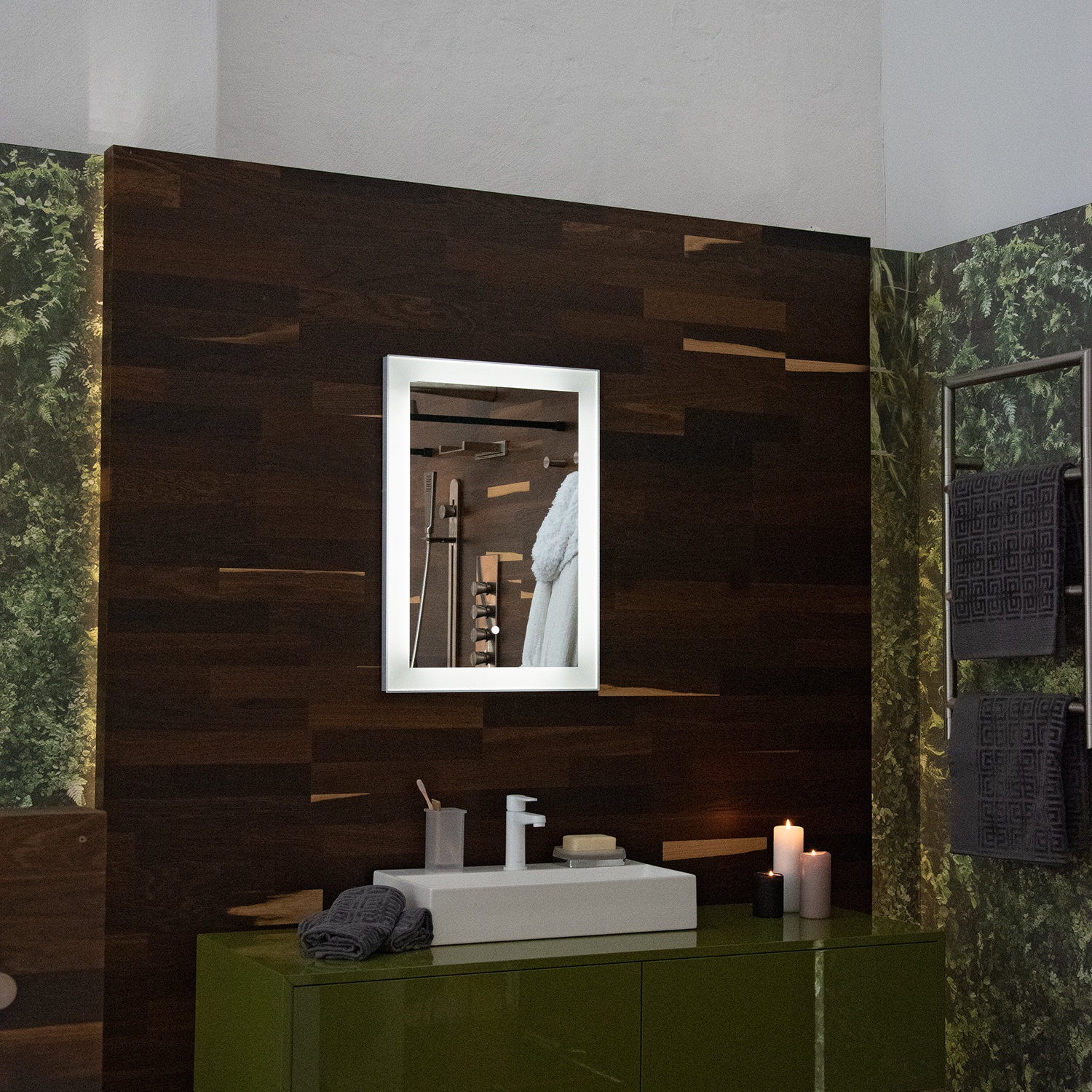 Spegel LH Modern med LED Belysning
