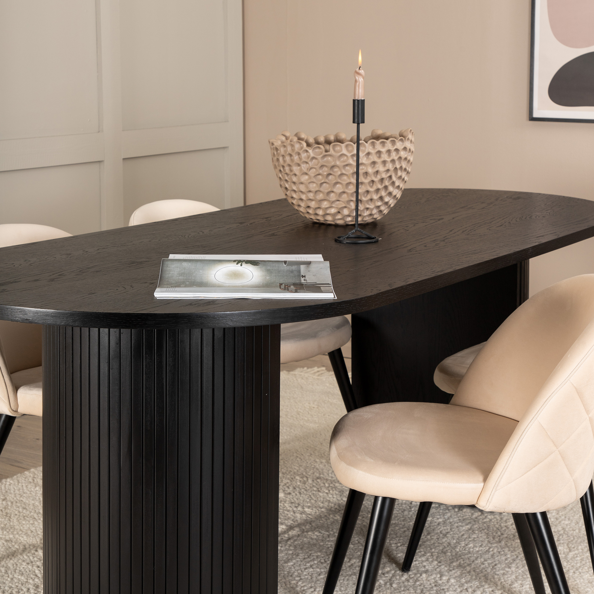 Matgrupp Venture Home Bianca med 4 Valentina Stitcthes Stolar Sammet