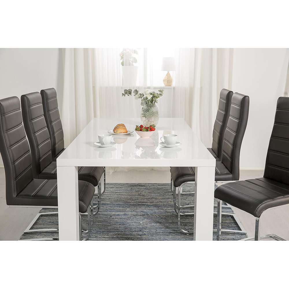 Matgrupp In Living Cibus med 6 Stol In Livingar