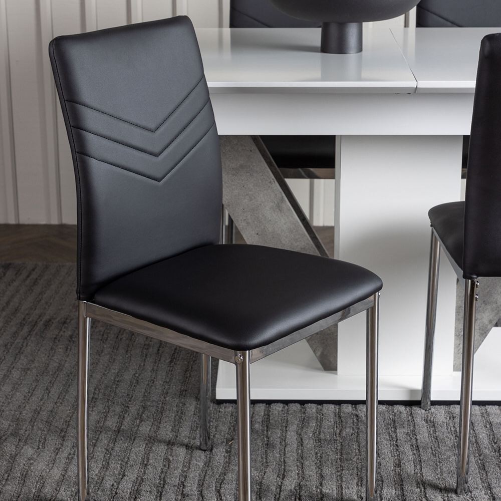 Matgrupp Venture Home Disa med 4 Lily Stolar