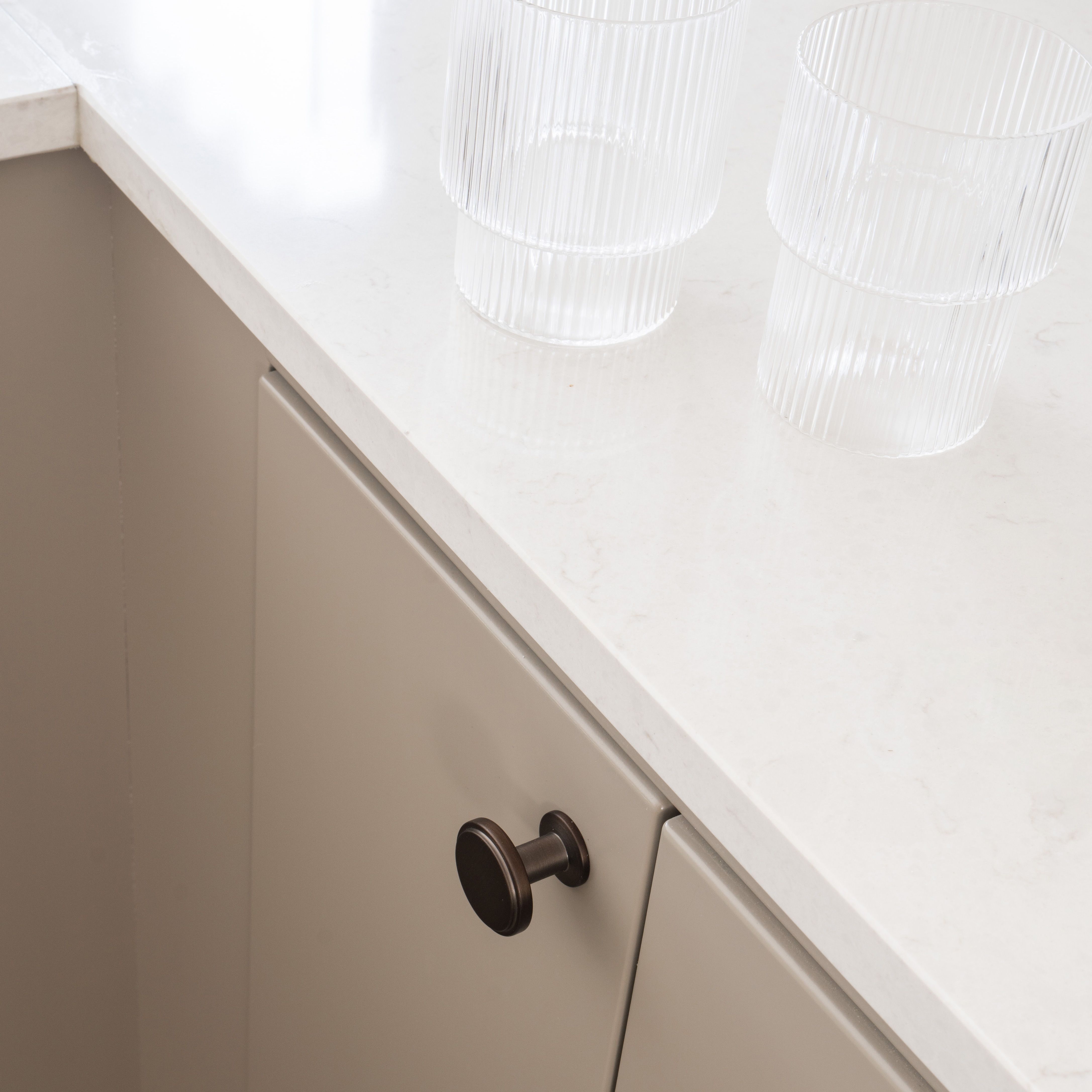Knopp Beslag Design Uno Ø30 mm