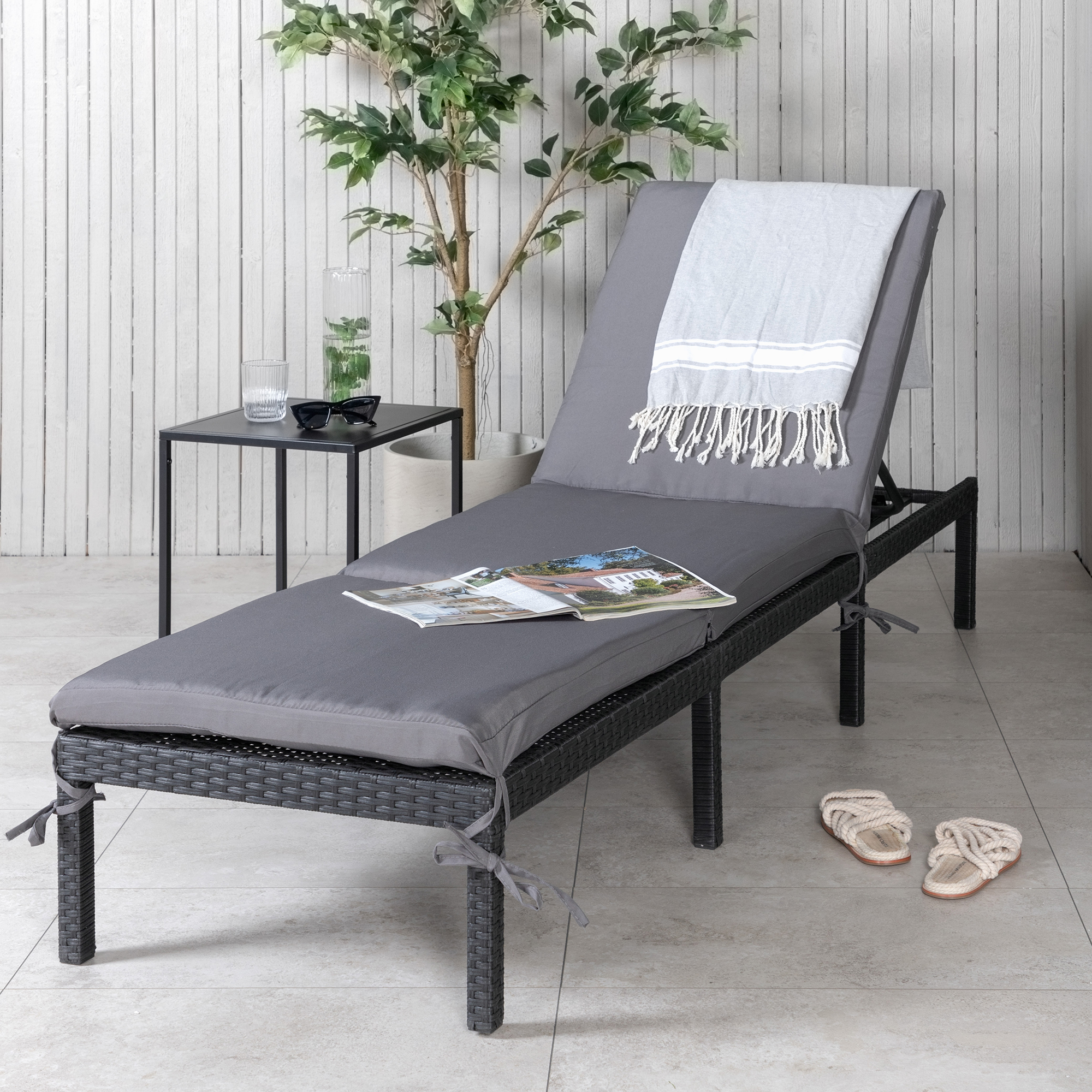 Bilbao sunlounge black wicker/grey cushion Svart/Grå