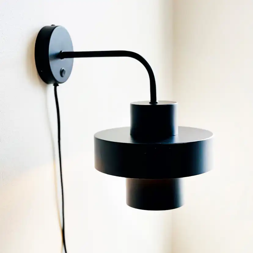 Vägglampa Dyberg Larsen Stoke