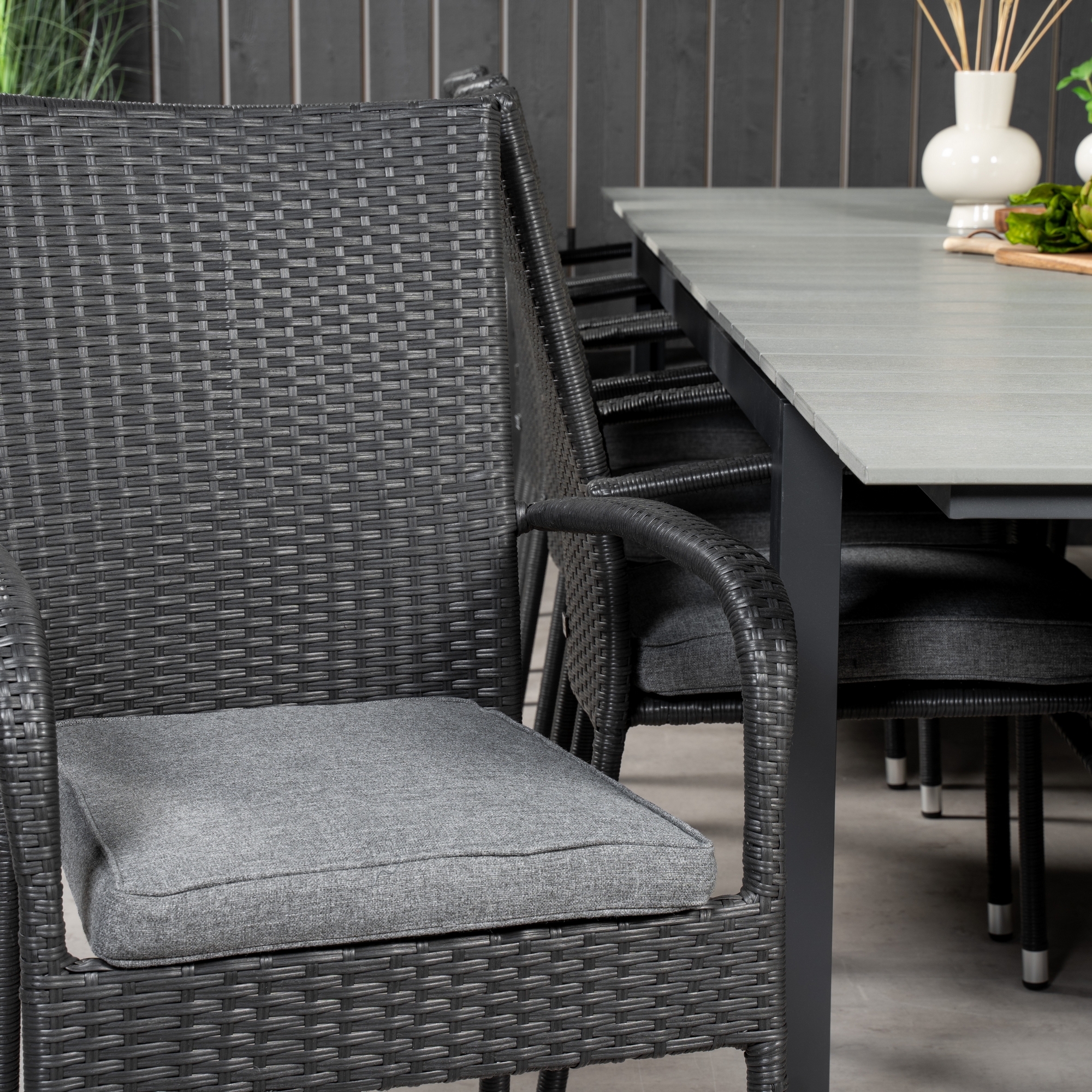 Matgrupp Venture Home Lova 224/324 med 10 Asta Karmstolar