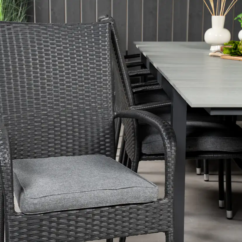 Matgrupp Venture Home Lova 224/324 med 10 Asta Karmstolar