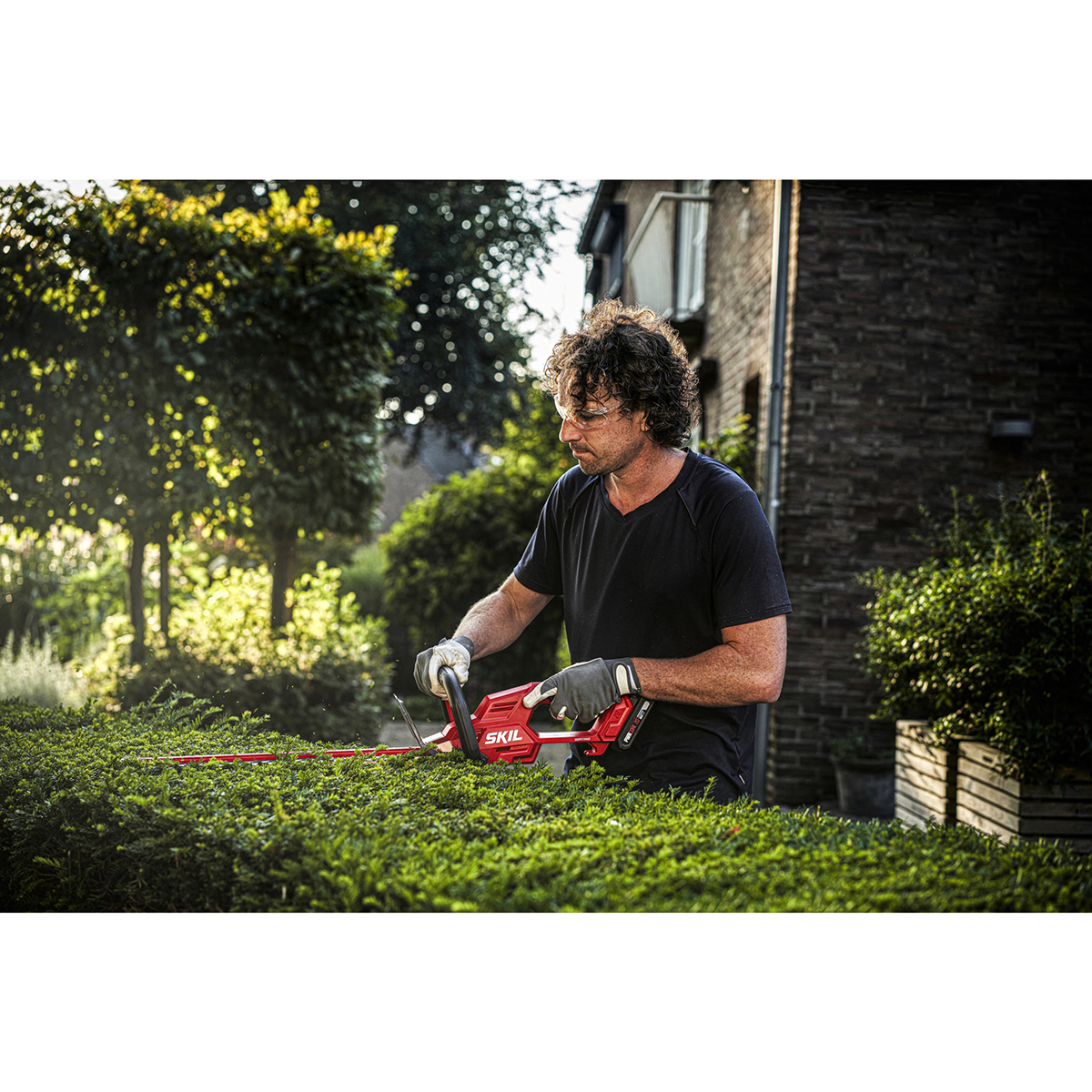Häcksax SKIL 0438 AA Kolborstfri Batteridriven