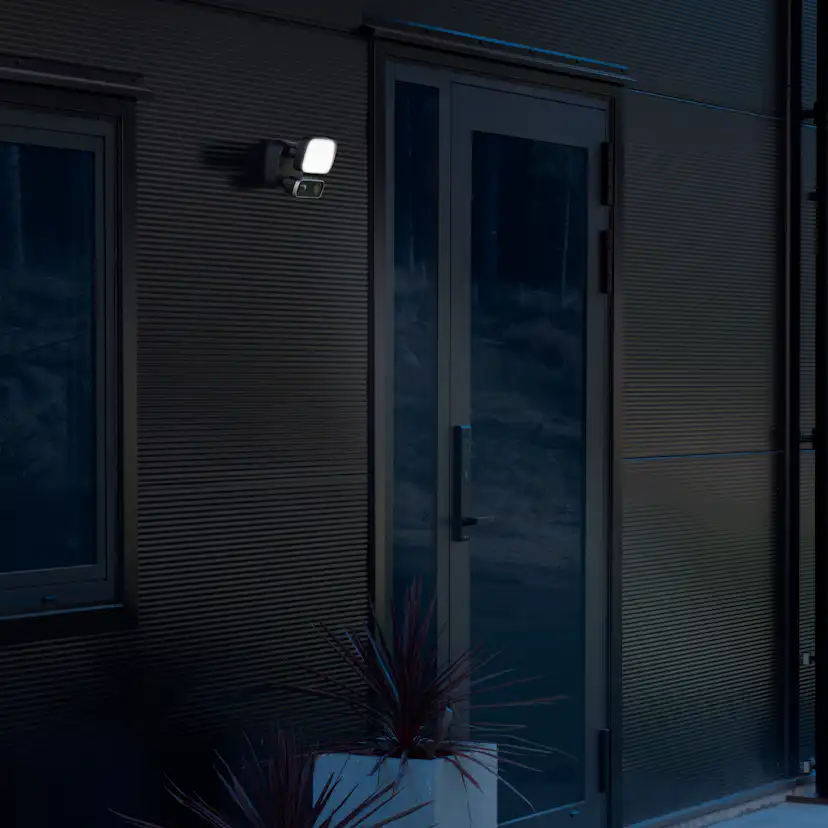 Vägglykta Gnosjö Konstsmide Smartlight Wifi med Kamera 10W