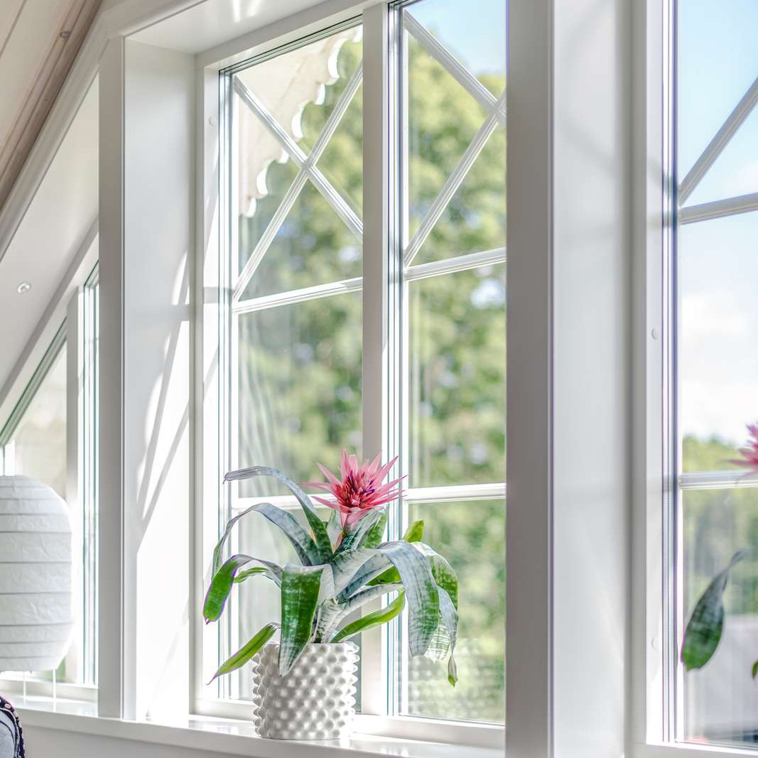 Fast Fönster Outline Trä/Aluminium Lagerfört