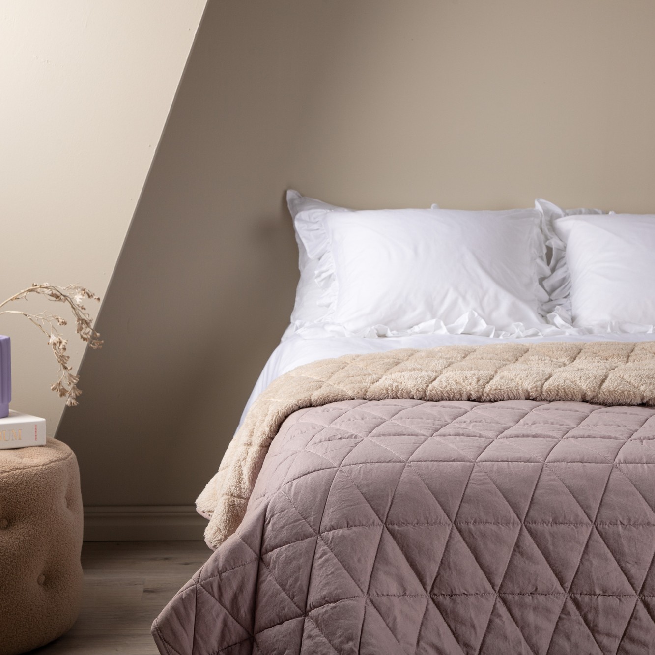 Nilla Bedspread Heavy brushed poly cationic/sherpa - Light p Ljusrosa, Mått: 250x150 cm