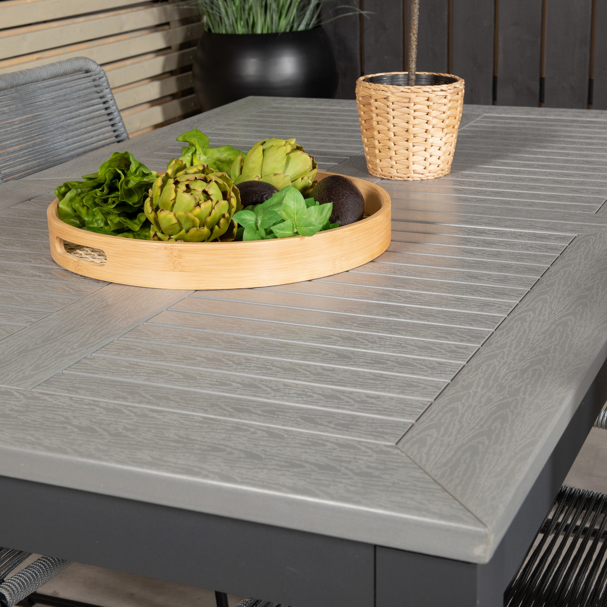 Matgrupp Venture Home Aleyna 160/240 med 4 Leon Matstolar