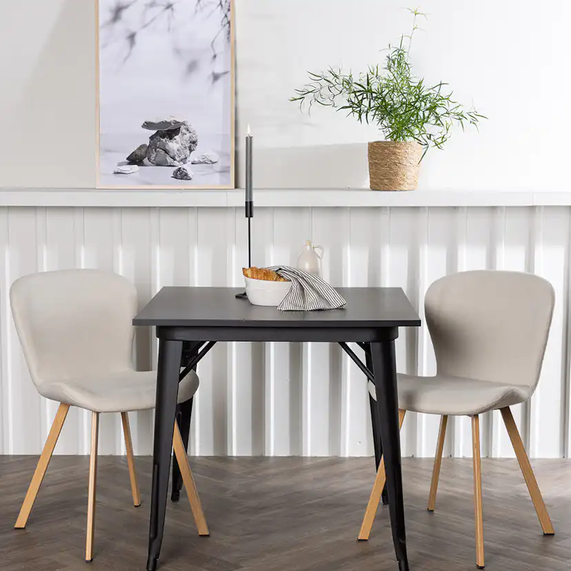 Matgrupp Venture Home Tempe med 2 st Lilja stolar