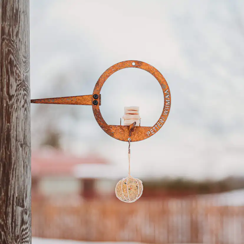 Fågelmatare GrillSymbol Petteri Wiimaa Circle