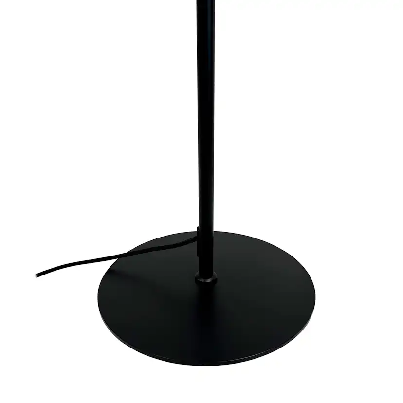 Golvlampa Dyberg Larsen Calix