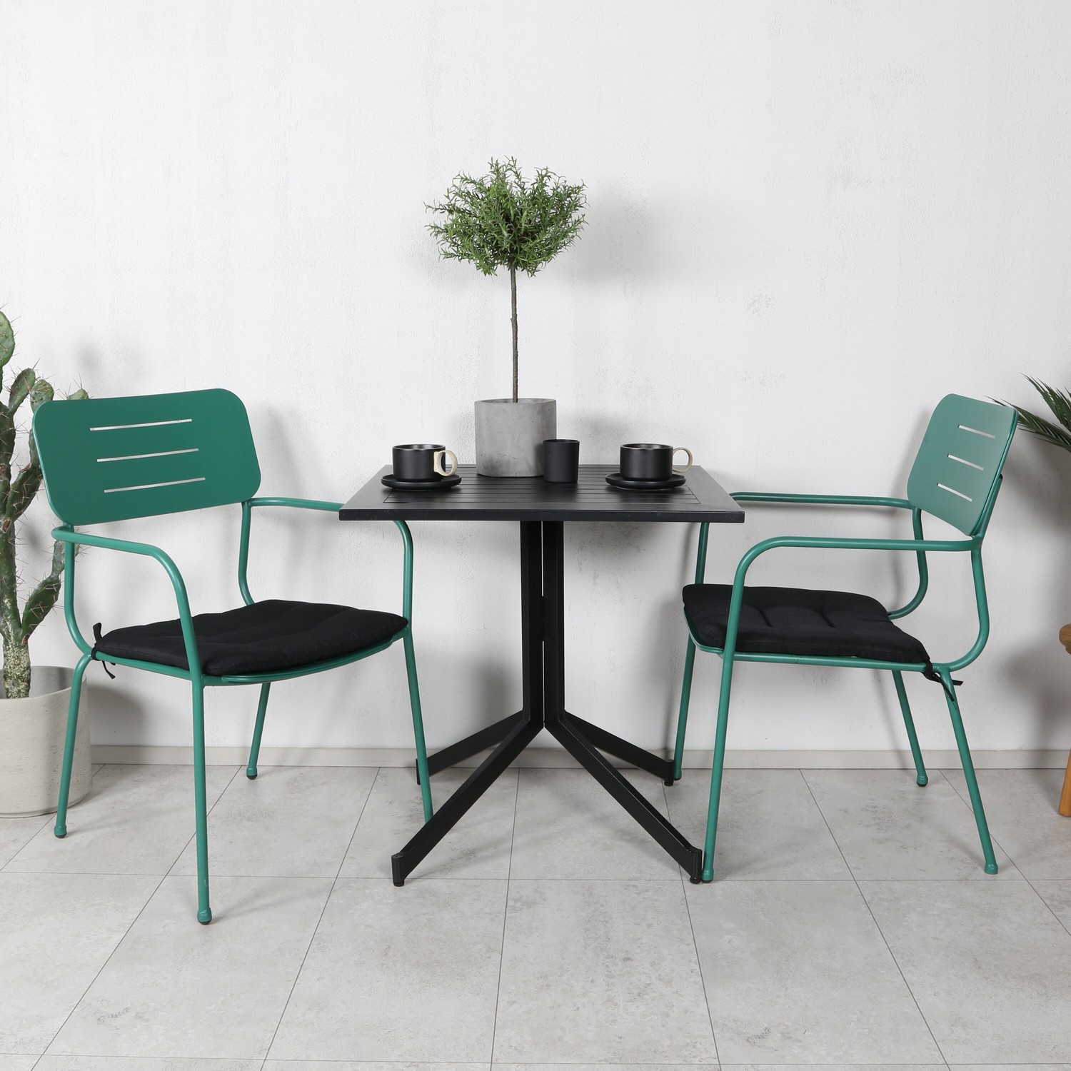 Cafégrupp Venture Home Wella med 2 Nemo Trädgårdsstolar Utomhus