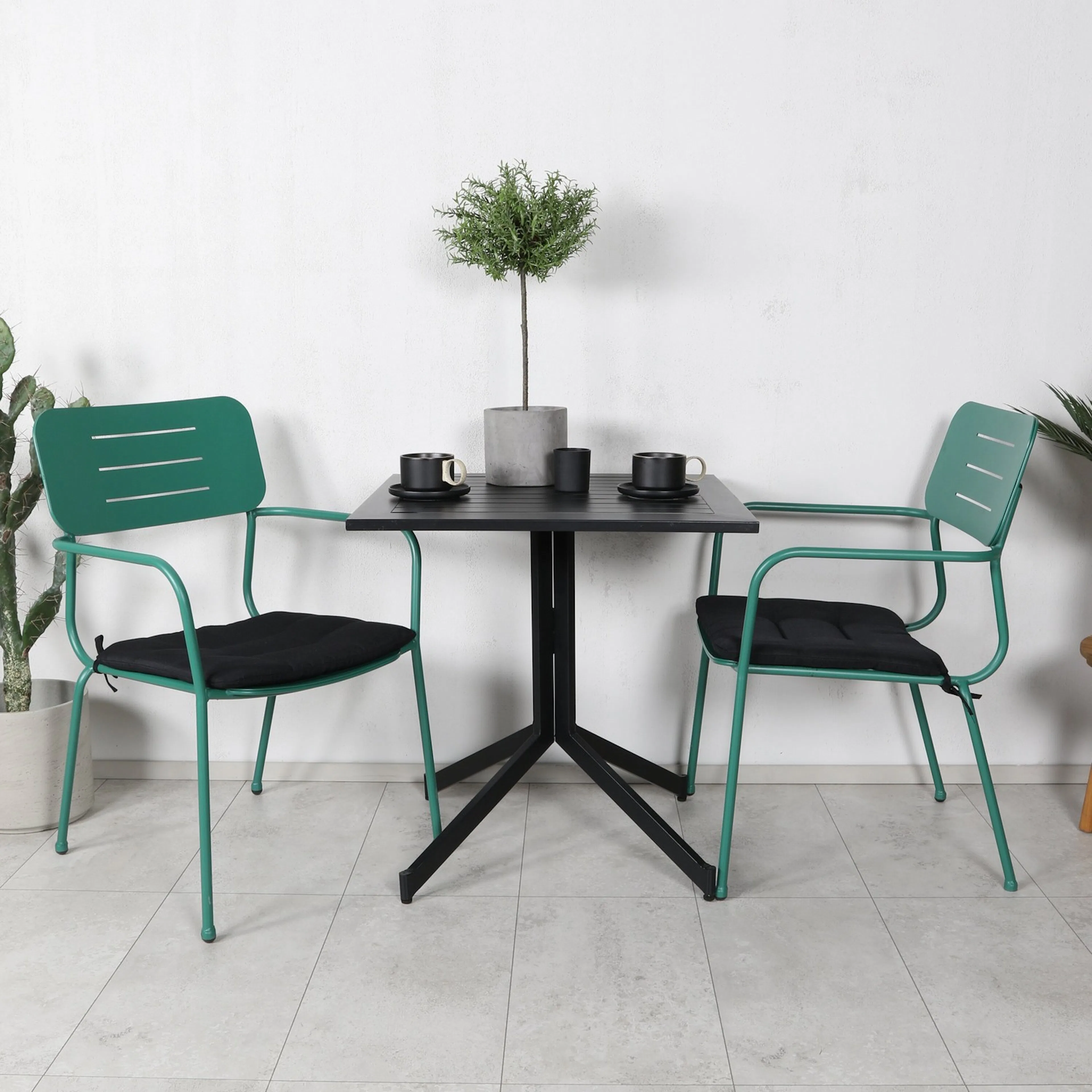 Cafégrupp Venture Home Wella med 2 Nemo Trädgårdsstolar Utomhus