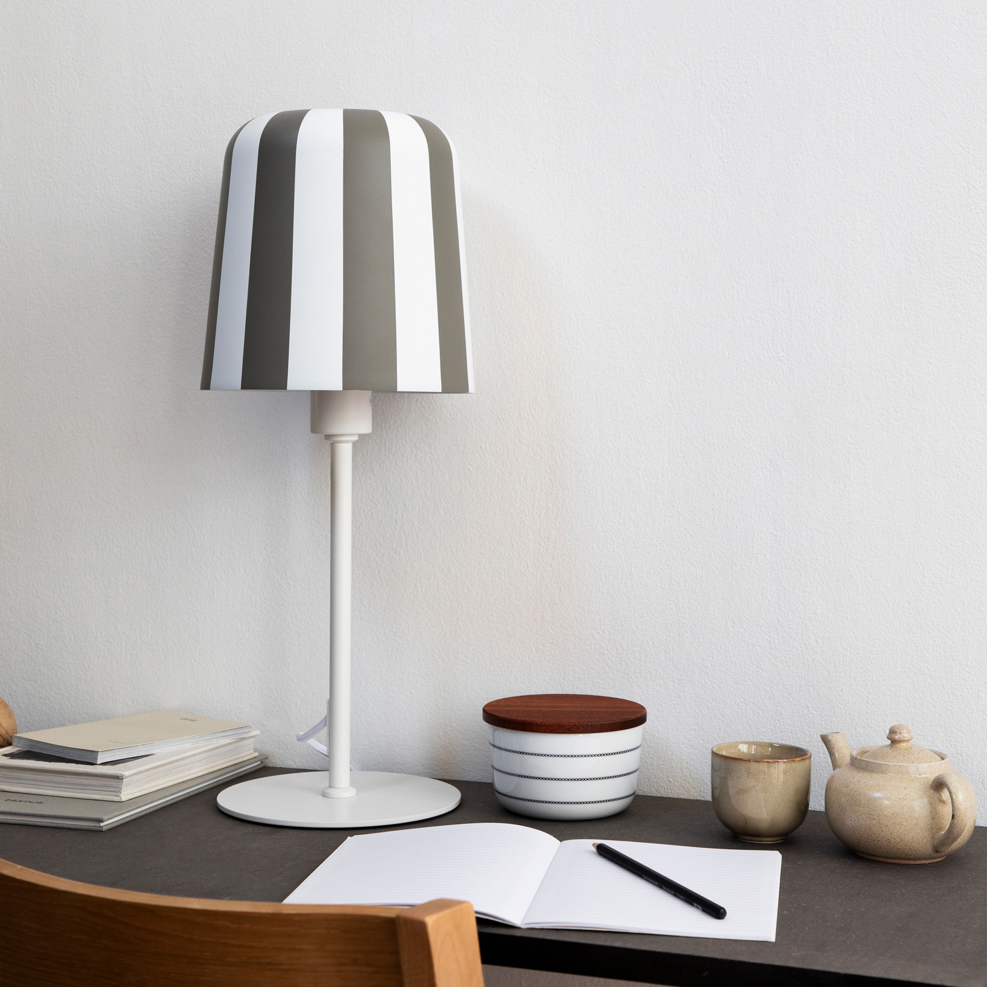 Bordslampa Dyberg Larsen Gry