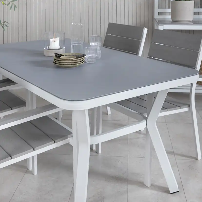 Matgrupp Venture Home Vyn med 4 Lede Stapelbara Matstolar