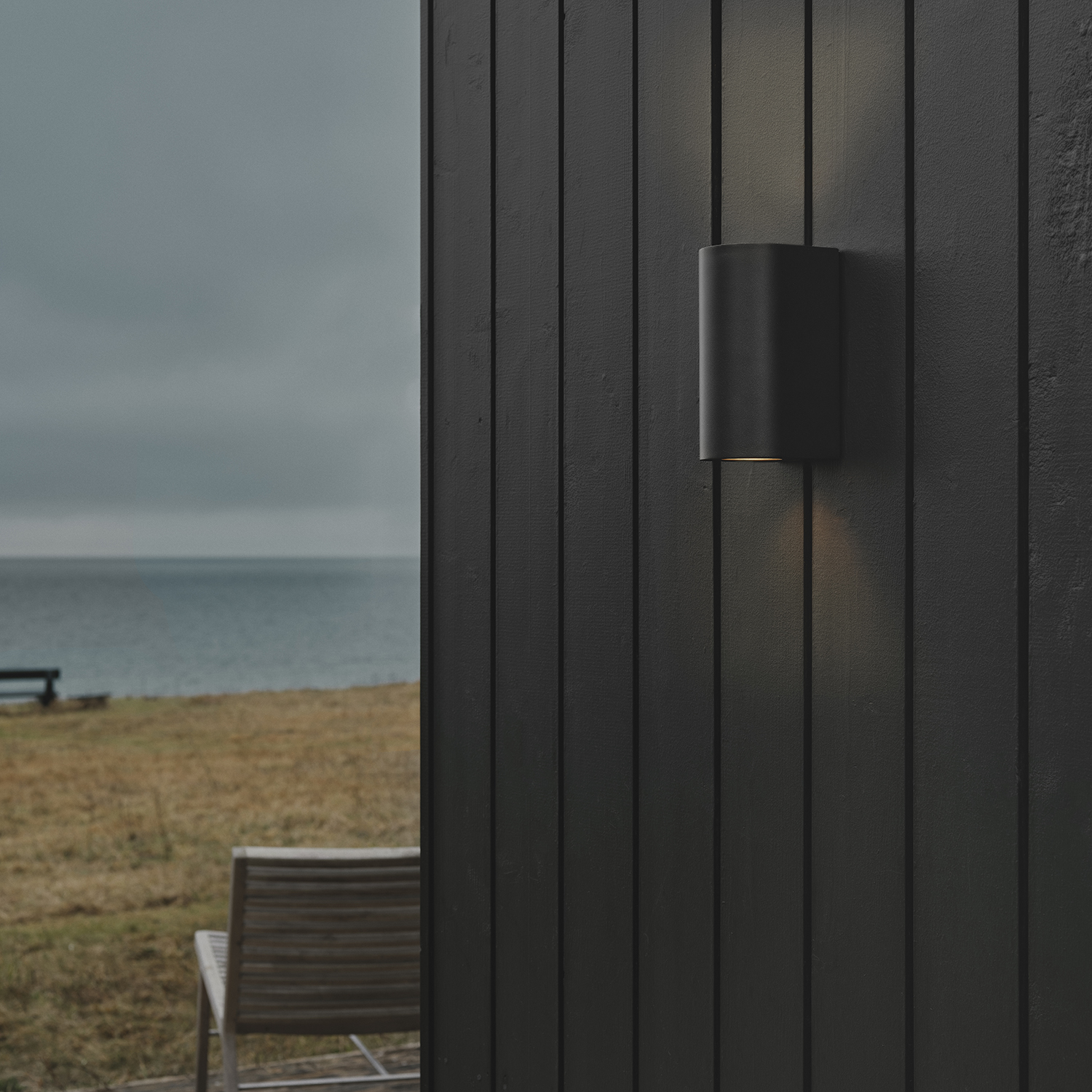 Canto Maxi 2 | Vägglampa | Seaside svart Svart