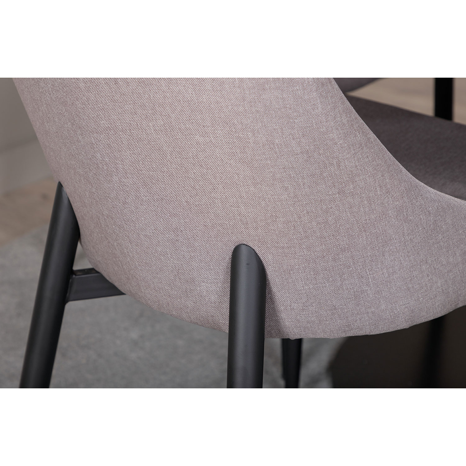 Matgrupp Venture Home Razzia med 4 Leone stolar