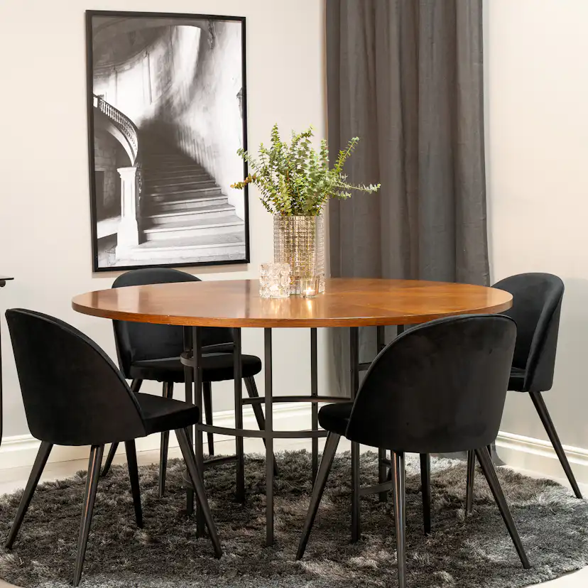 Matgrupp furniture/fashion Copenhagen med 4 Valentina Sammet Stolar