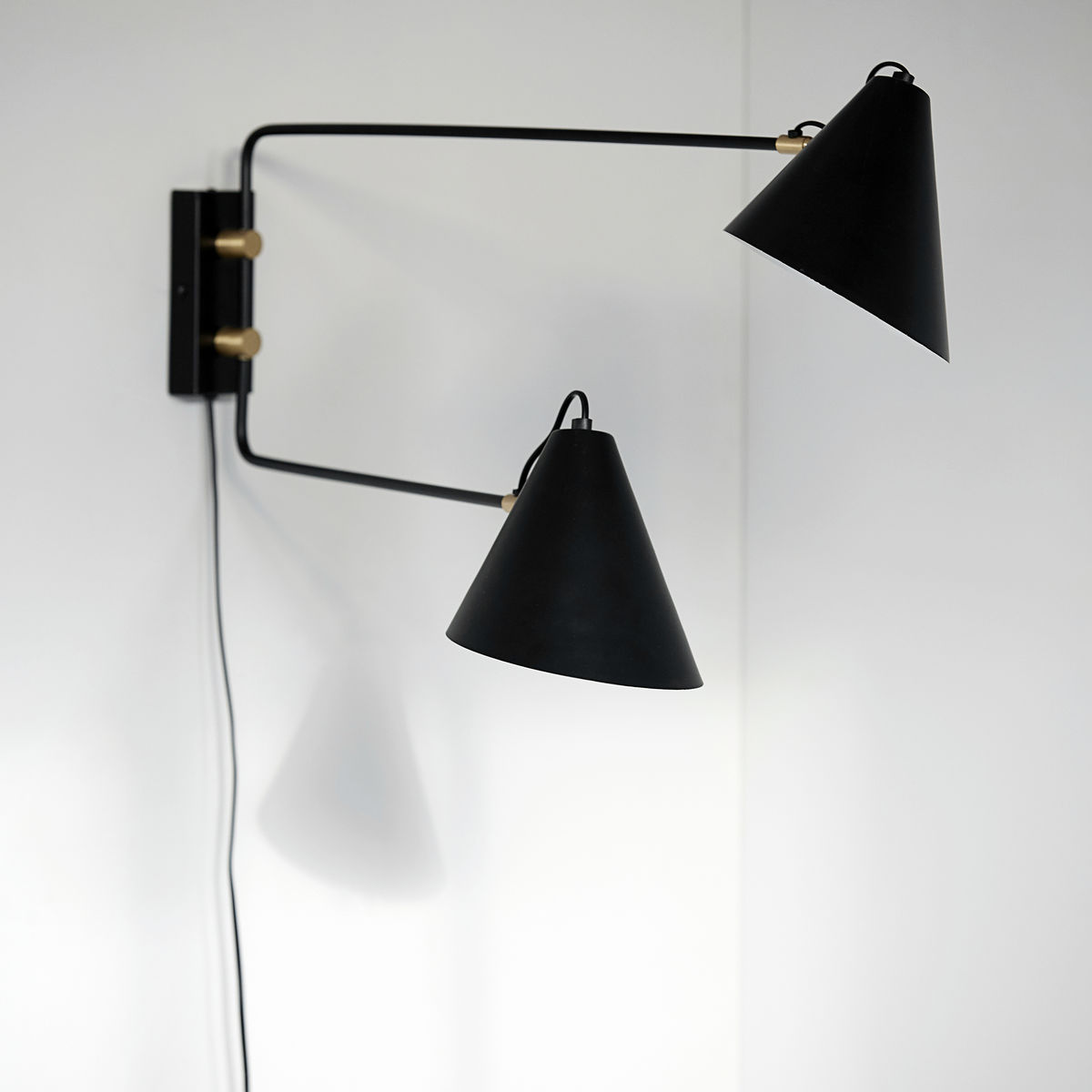 Vägglampa House Doctor Club 2L