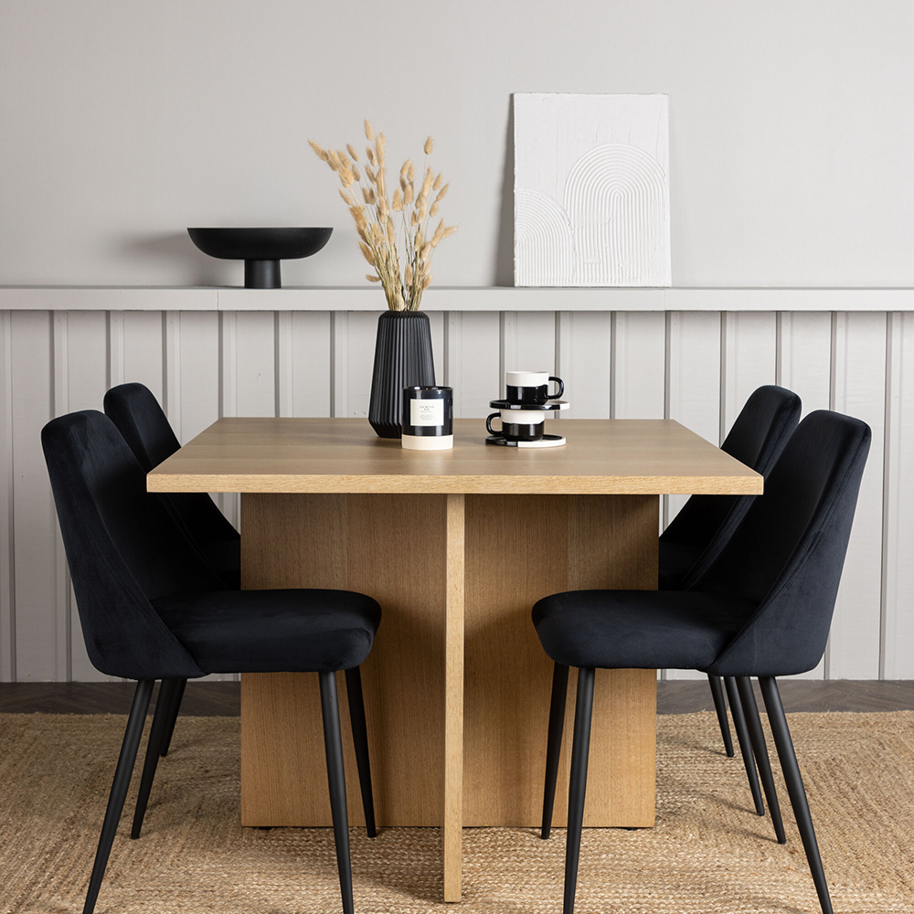 Matgrupp Venture Home Leo med 4 Night Sammet Stolar