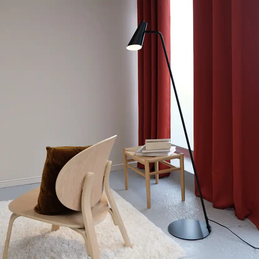Golvlampa Dyberg Larsen Noa