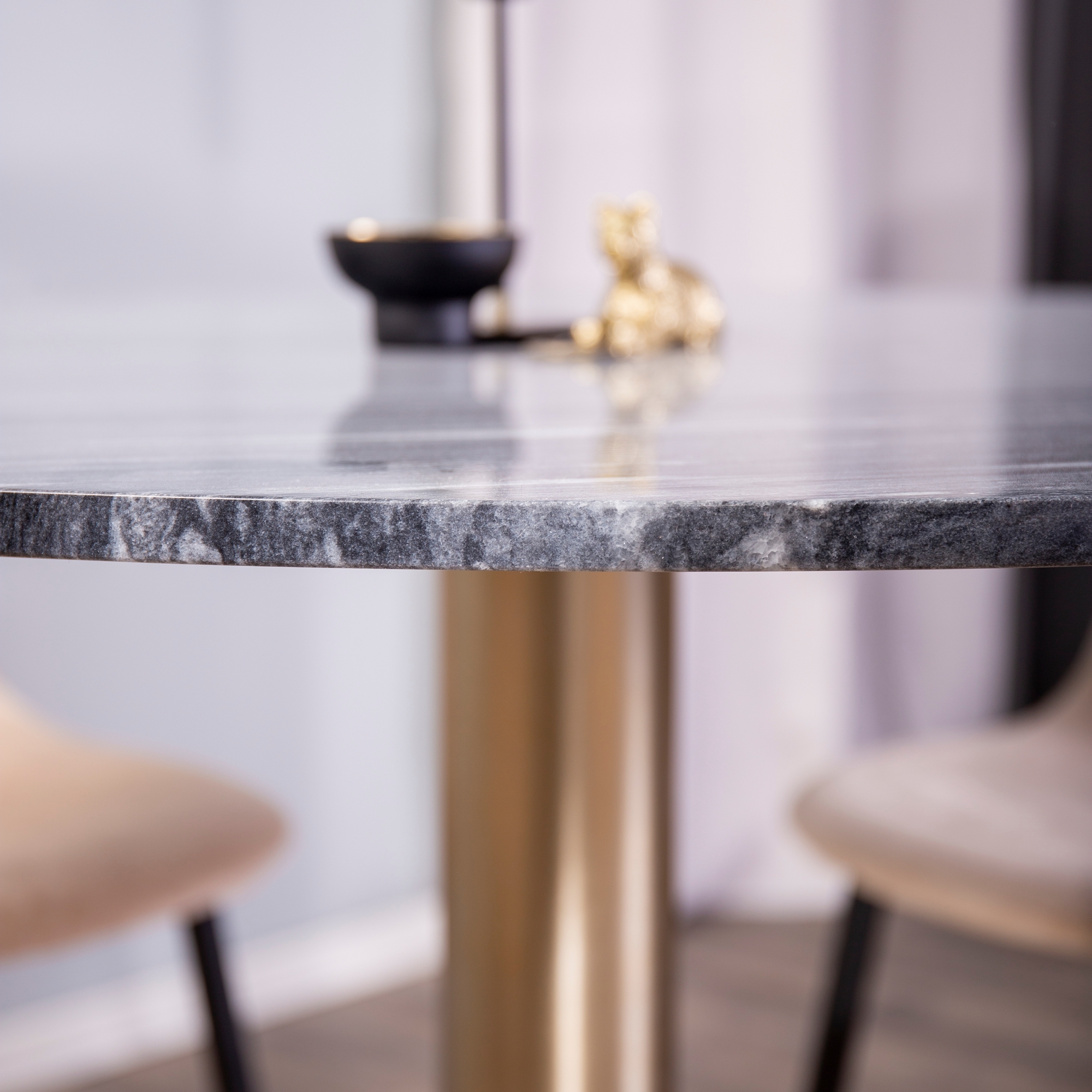 Matgrupp Venture Home Estelle Rund med 4 Pobbie Stolar Sammet