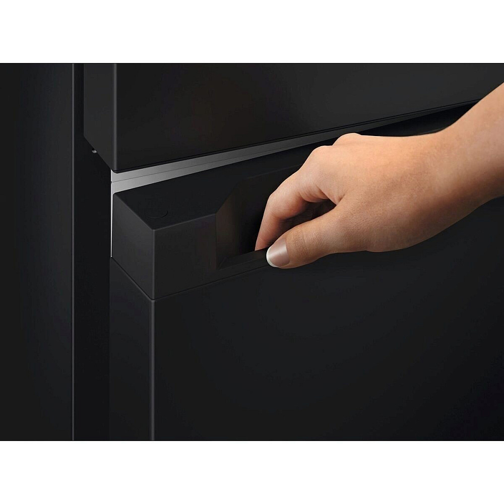Fristående Kyl/Frys Electrolux LNT6MD32K Svart TwinTech® No Frost