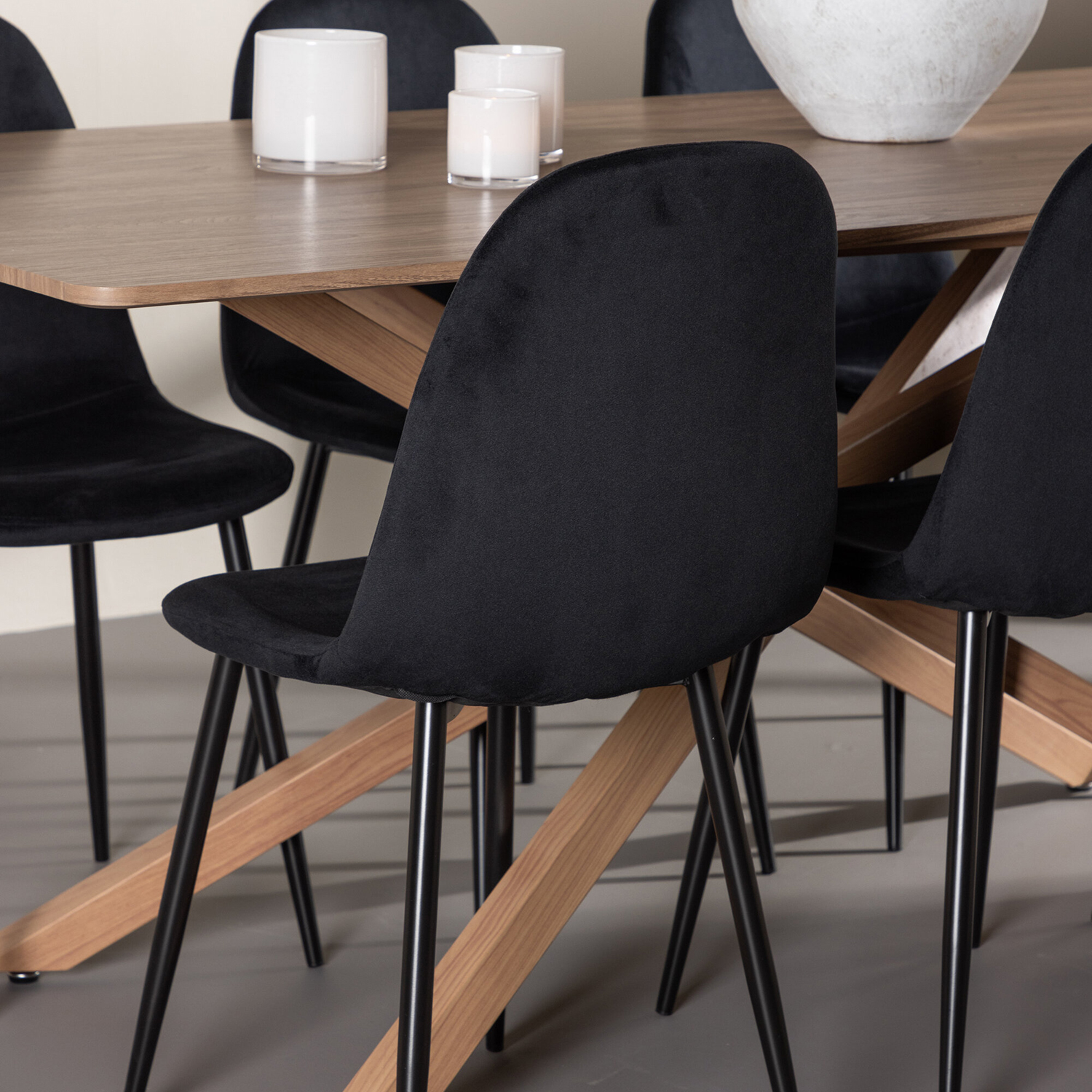 Matgrupp Venture Home Piazza 180 med 6 st Polar Stolar Sammet