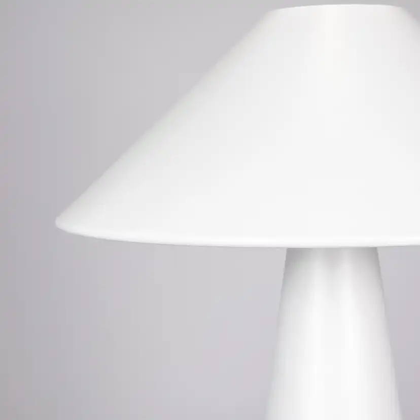 Bordslampa Globen Lighting Cannes