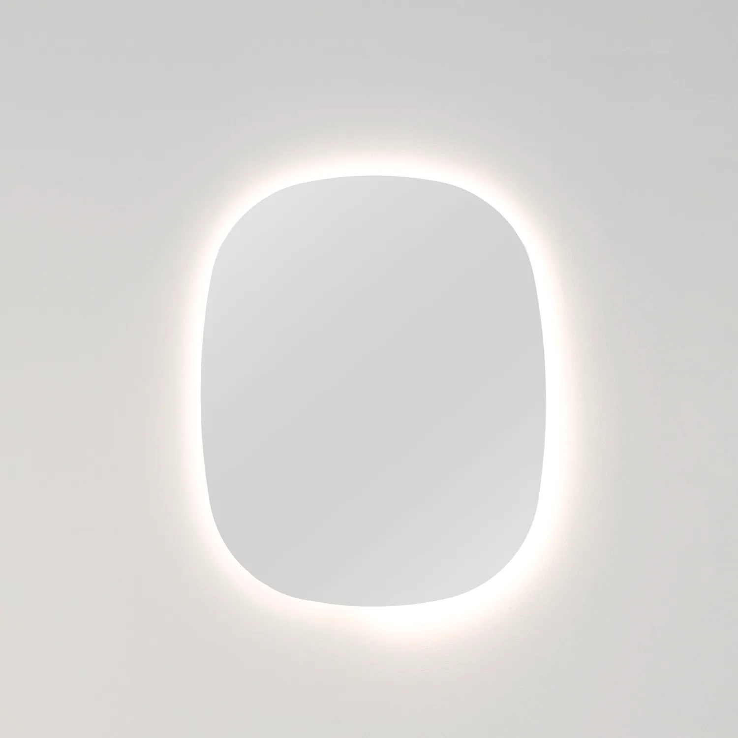 Badrumsspegel Macro Design Vega Oval Ambilight med Bakgrundsbelysning