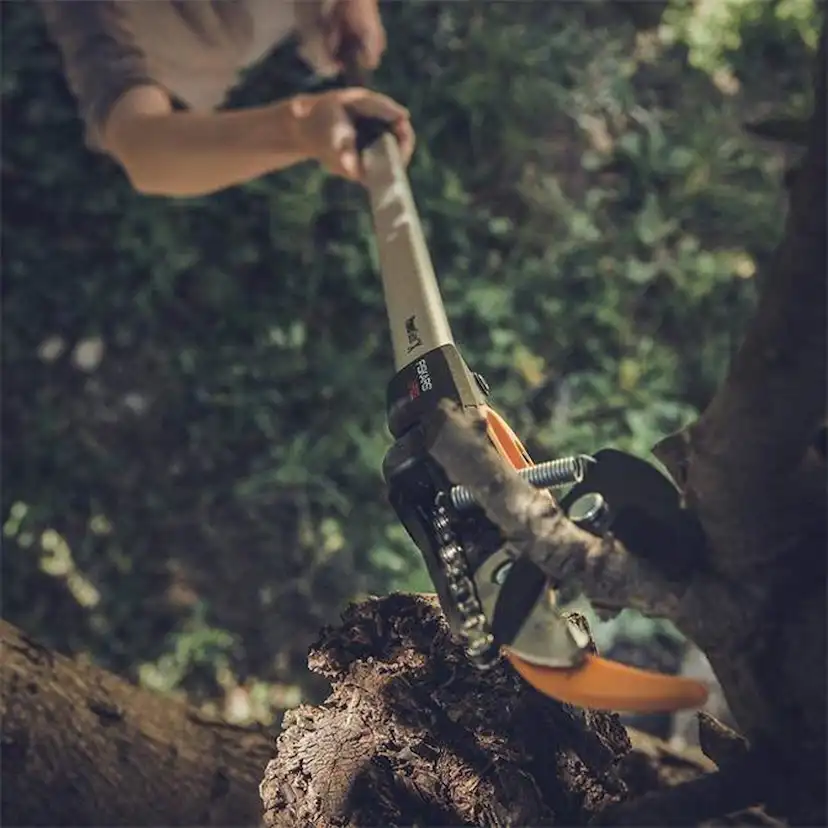 Universalklippare Fiskars PowerGear X med sidoskär UPX82