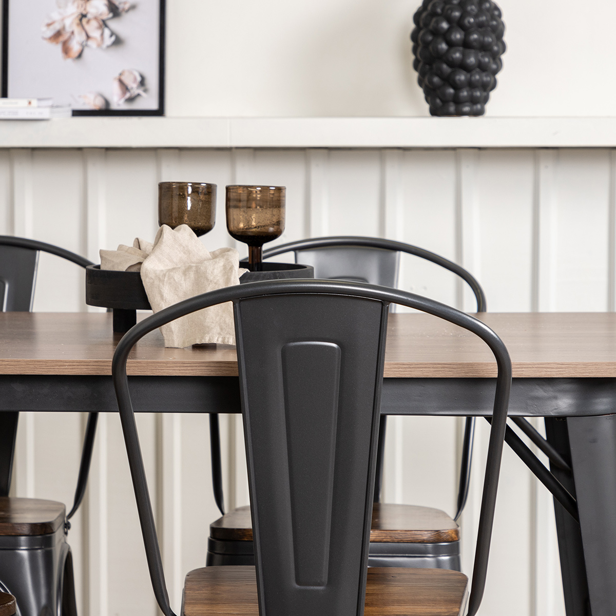 Tempe Dining Table - Black / Walnut MDF +Tempe Dining Chair Mörkgrå/Ek