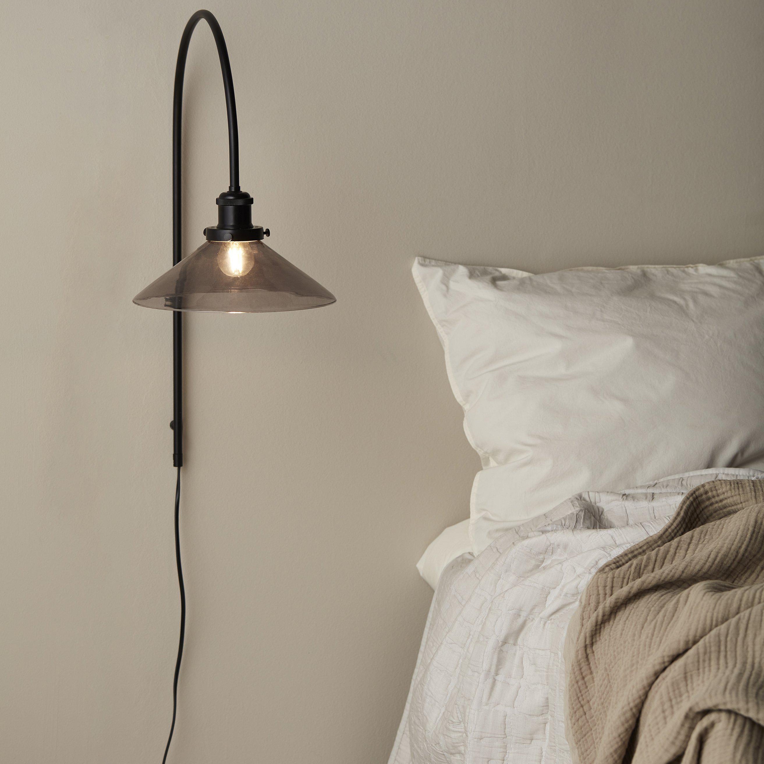Vägglampa PR Home August