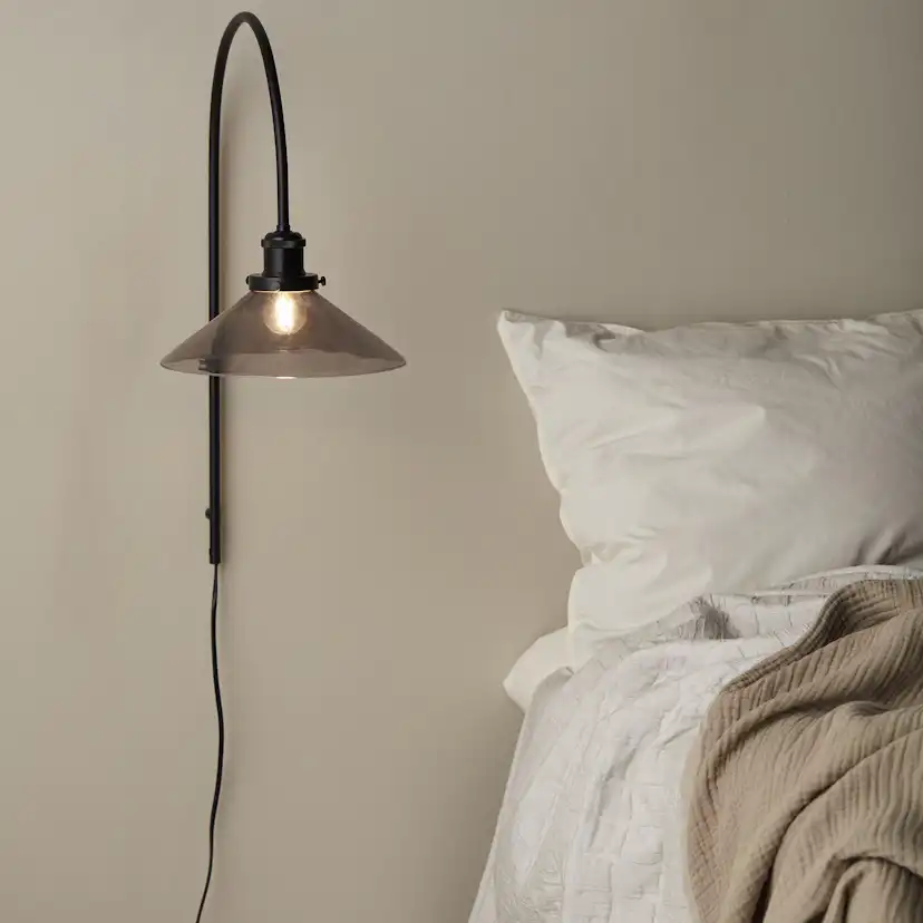 Vägglampa PR Home August