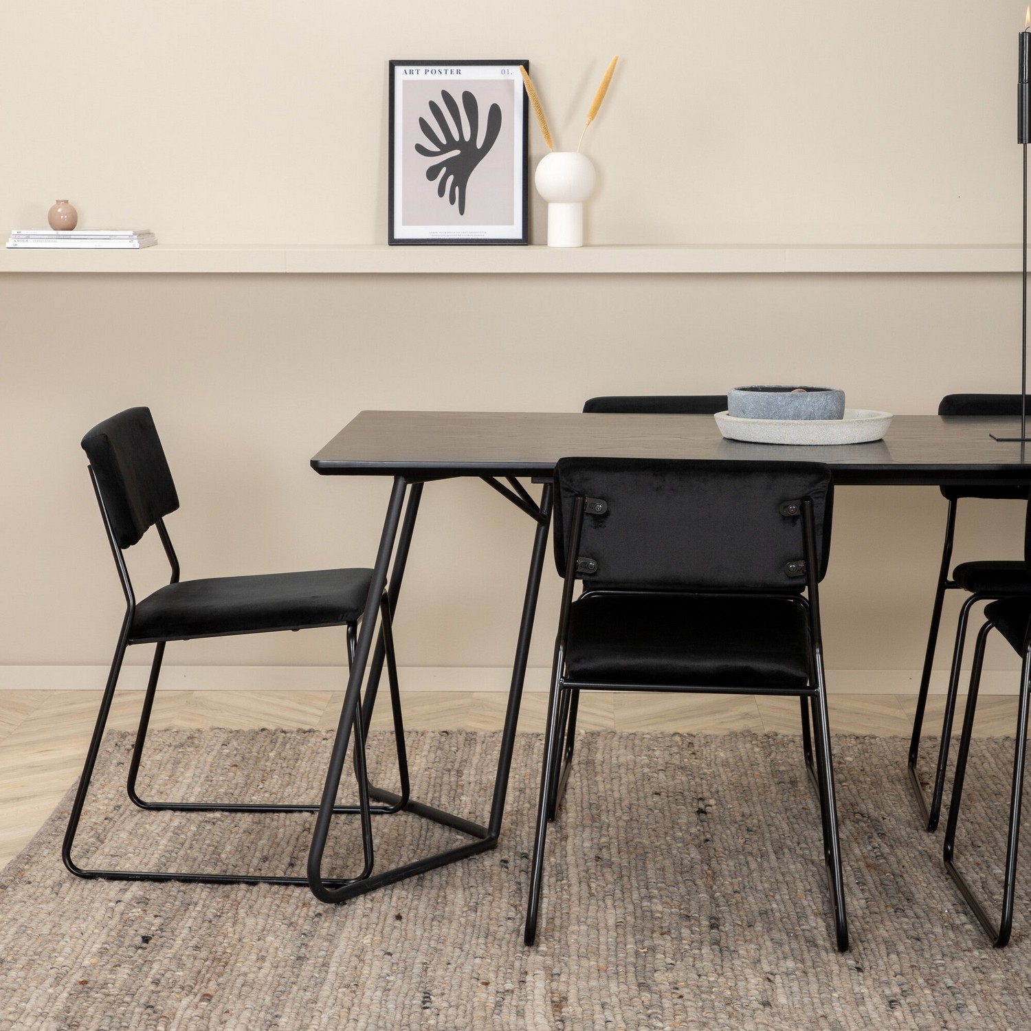 Matgrupp Venture Home Annika med 6 Kungshamn Stolar Sammet