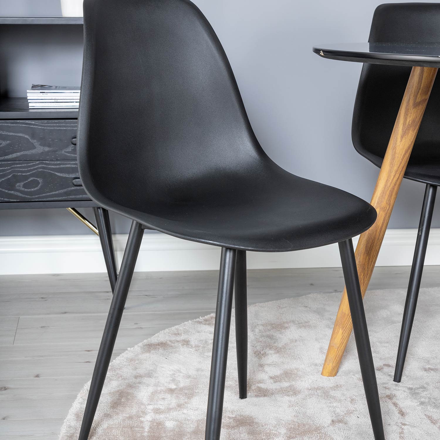 Matgrupp Venture Home Plake med 4 Pop Stolar Runt