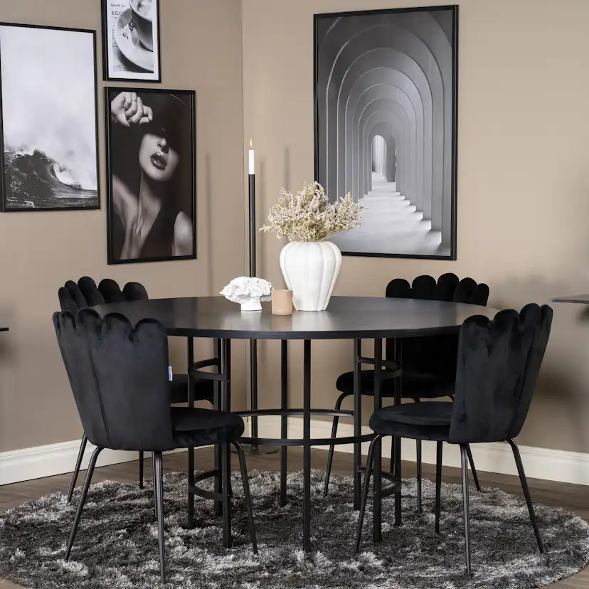 Matgrupp furniture/fashion Copenhagen med 4 Svarta Limhamn Light Stolar