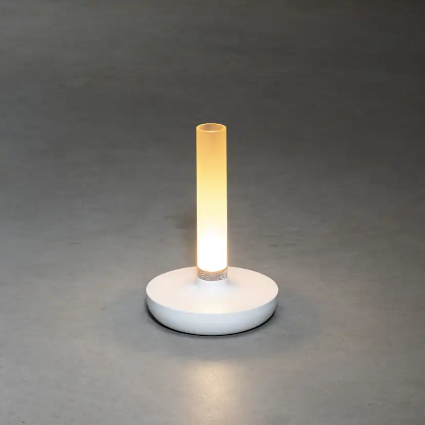 Biarritz bordslampa vit USB Vit