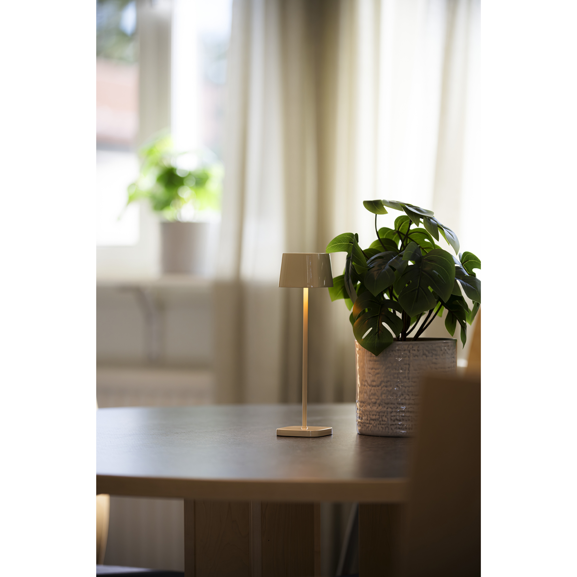 Portabel Lampa Gnosjö Konstsmide Capri Mini Bordslampa USBxGräddvit