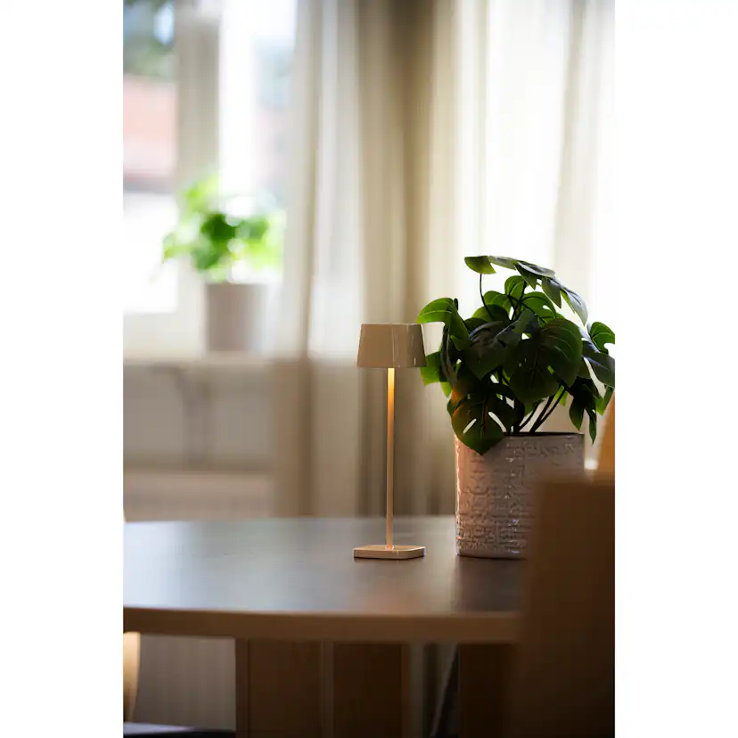 Portabel Lampa Gnosjö Konstsmide Capri Mini Bordslampa USBxGräddvit
