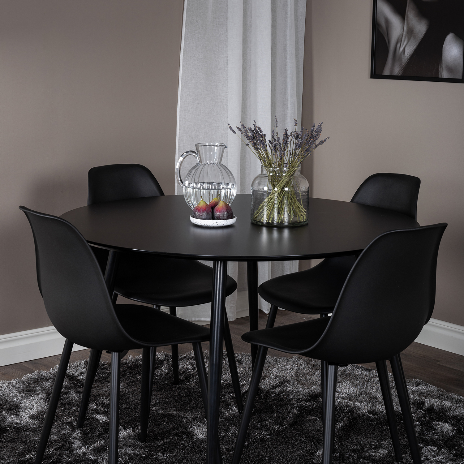 Matgrupp Venture Home Silvia med 4 Pop Stolar Runt