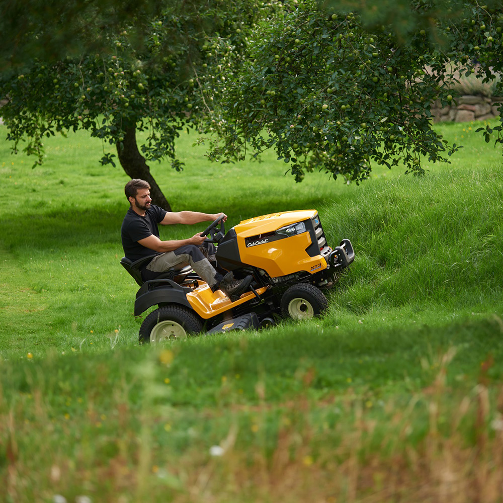 Traktor Cub Cadet XT3 QS137