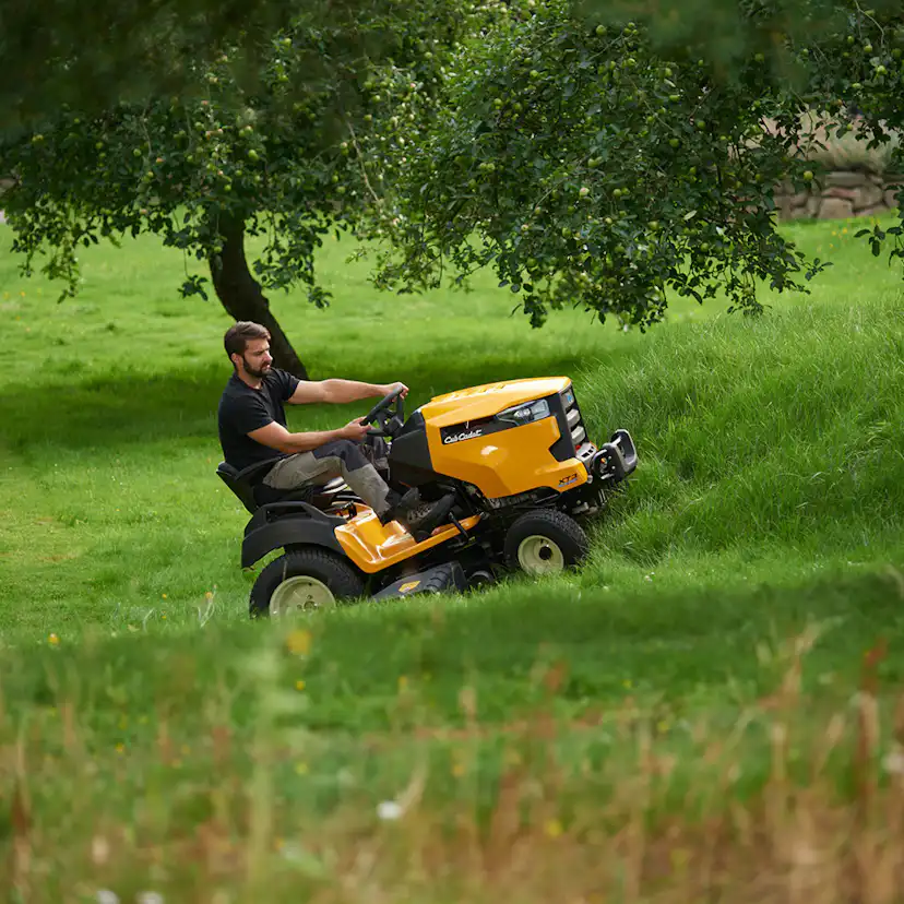 Traktor Cub Cadet XT3 QS137