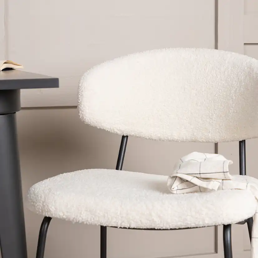 Matgrupp Venture Home Tempe med 2 Chico Stolar