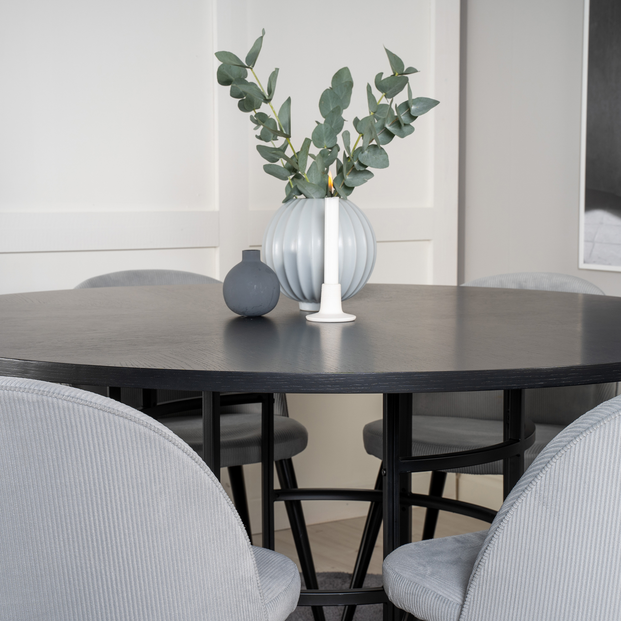 Matgrupp furniture/fashion Copenhagen med 6 Valentina Stolar