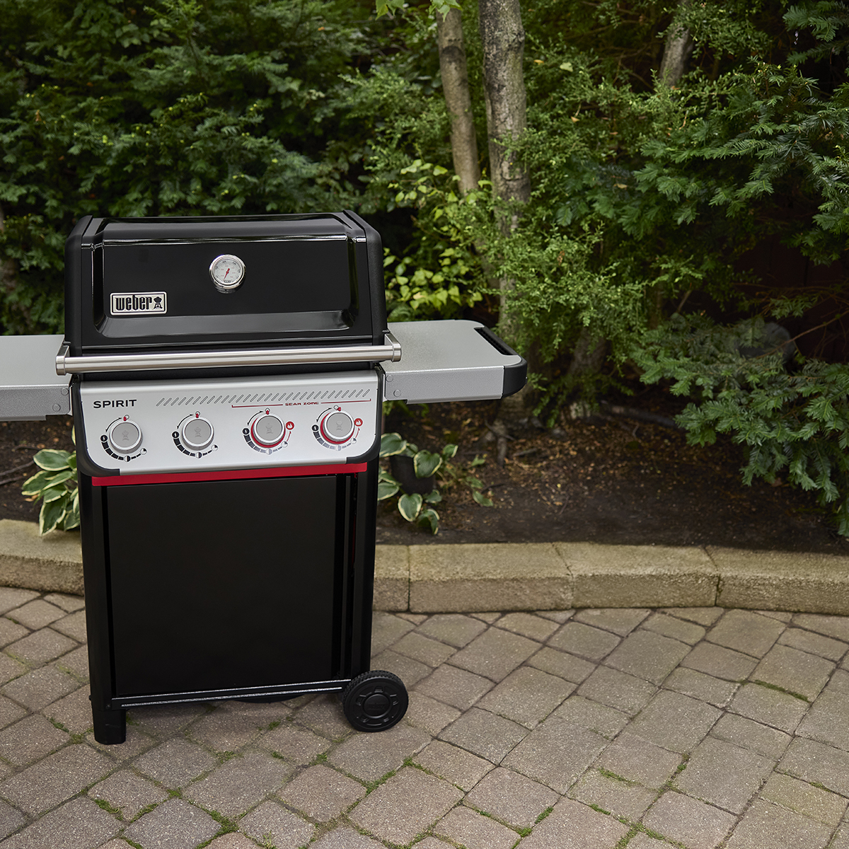 Gasolgrill Weber Spirit E-425 med Porslinsemaljerat Gjutjärnsgaller 4 Brännare & Sidobrännare