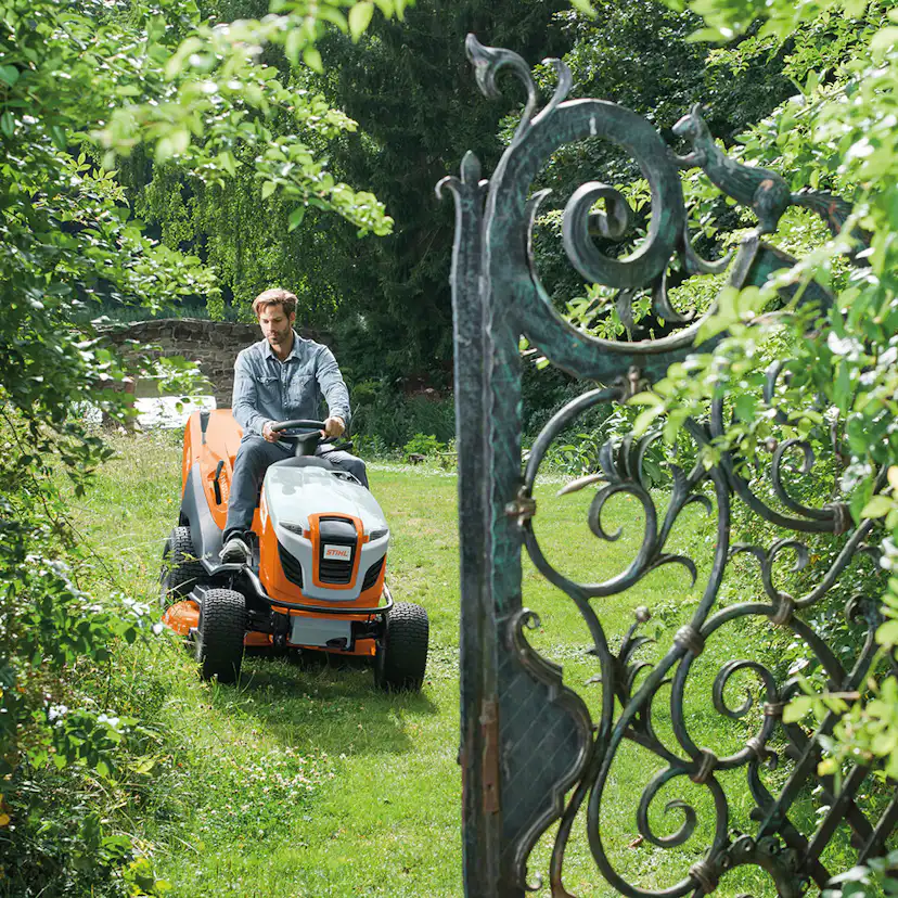 Trädgårdstraktor STIHL RT 6127.1 ZL